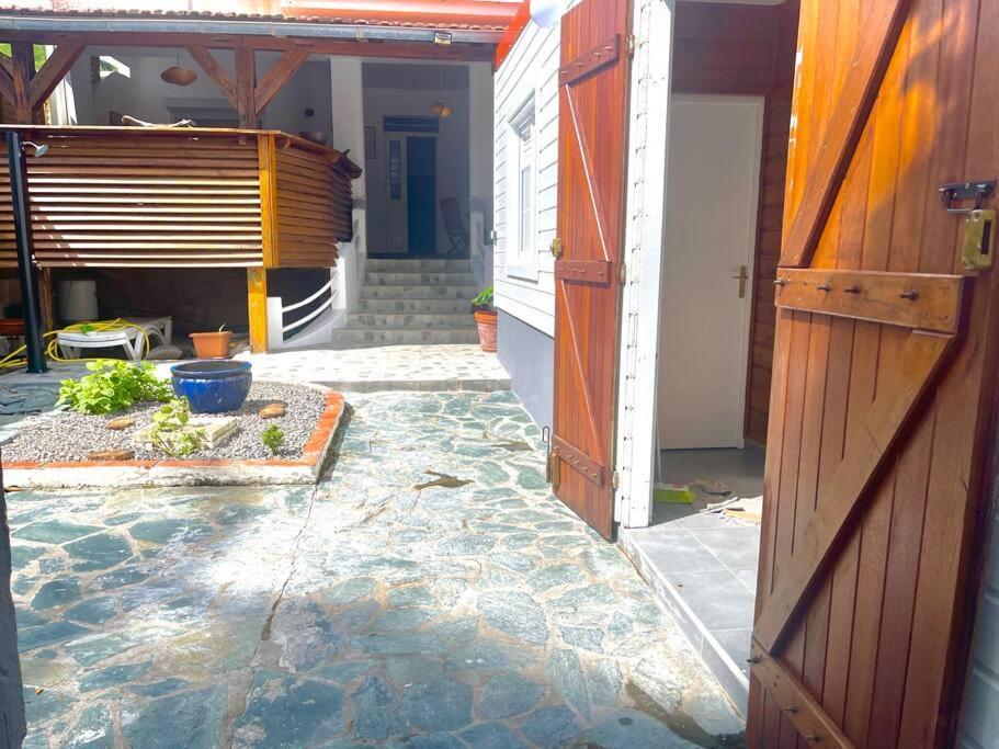 Maison Marouka Sur La Plage Du Diamant 勒迪亚芒 外观 照片
